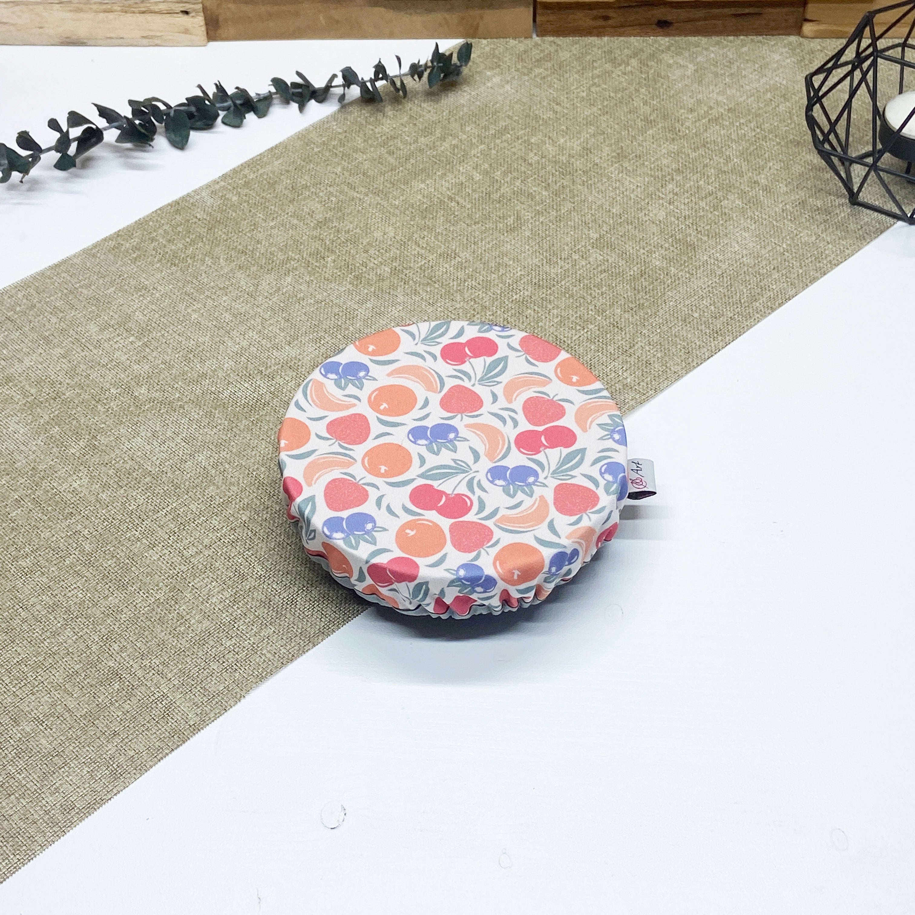 Petit couvre-plat réutilisable en tissu motif Fruits pour contenants de 13 à 17 cm
