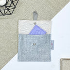Porte-savon nomade imperméable gris clair pour savon solide fabriqué en France