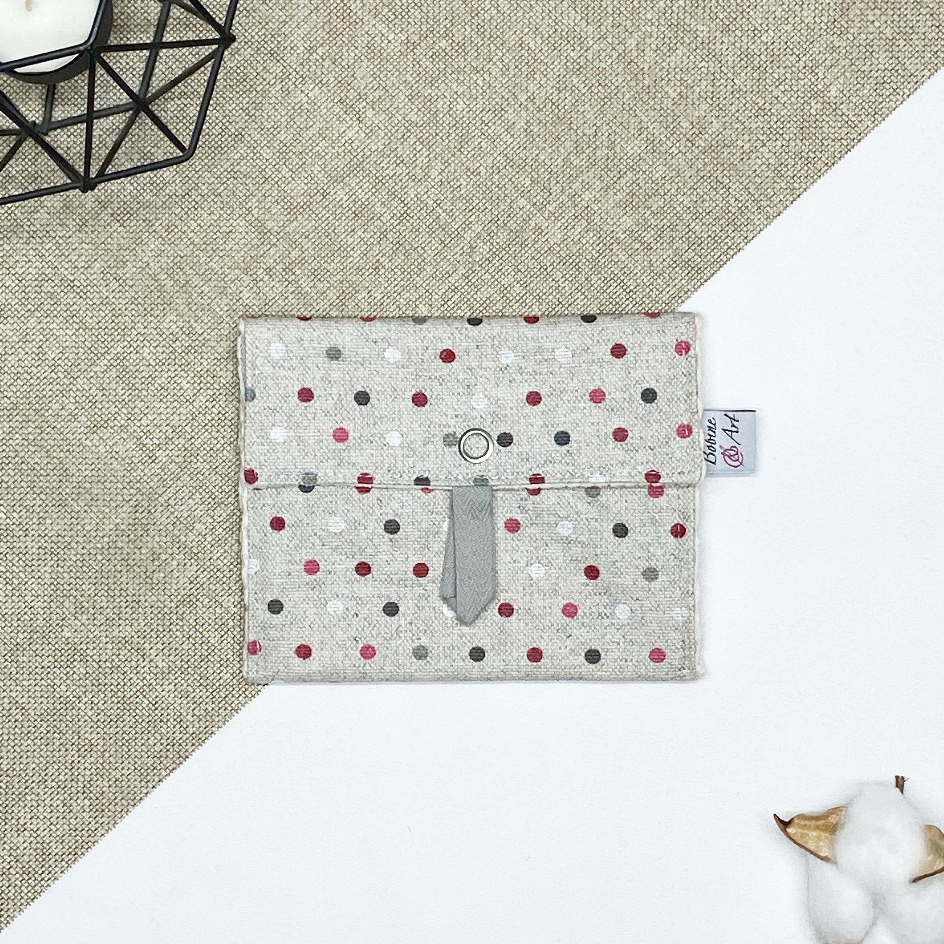 Porte-savon nomade à pois fermé en tissu imperméable pour savon solide