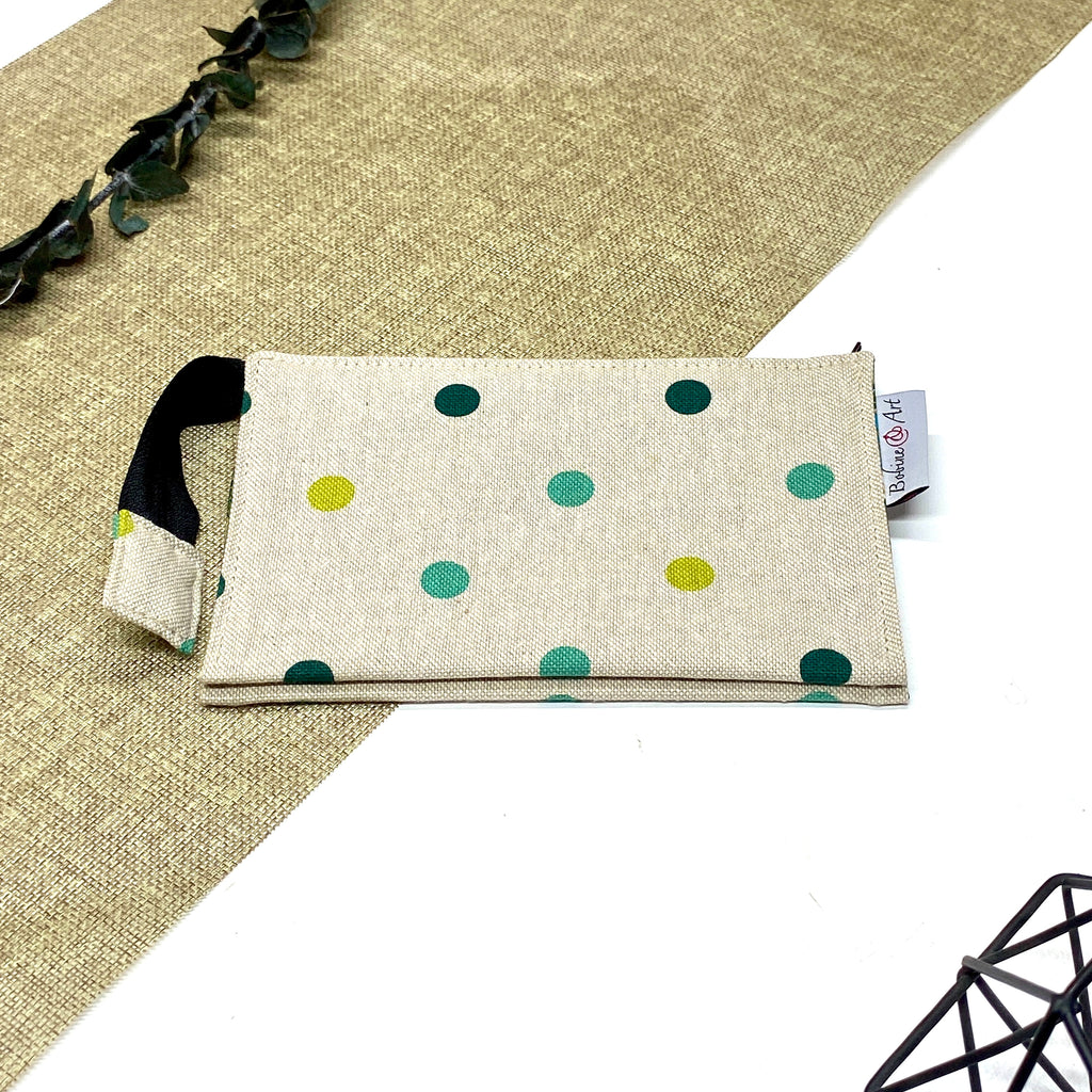 Trousse de toilette artisanale fermée en tissu à pois verts avec double compartiment imperméable